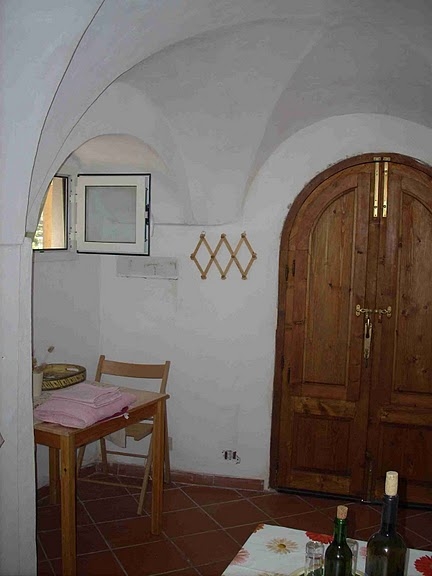 DSCN1595_icv>
												</td>
											</tr>
										</table>
									</td>
									<td height=